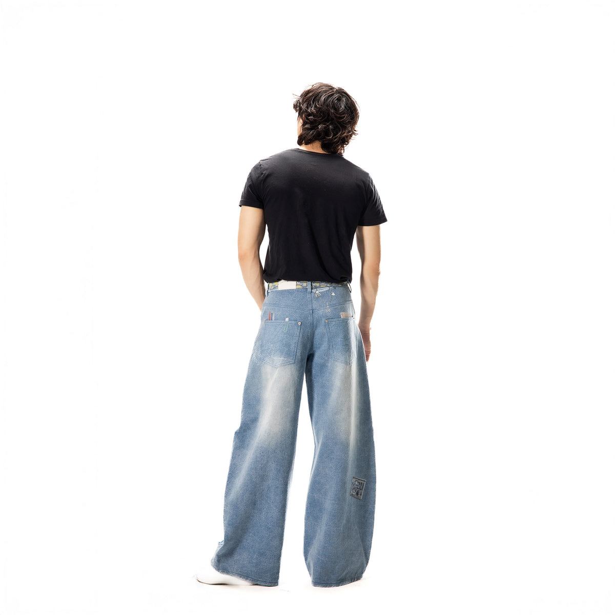 Jin is 5'11 wearing size 28