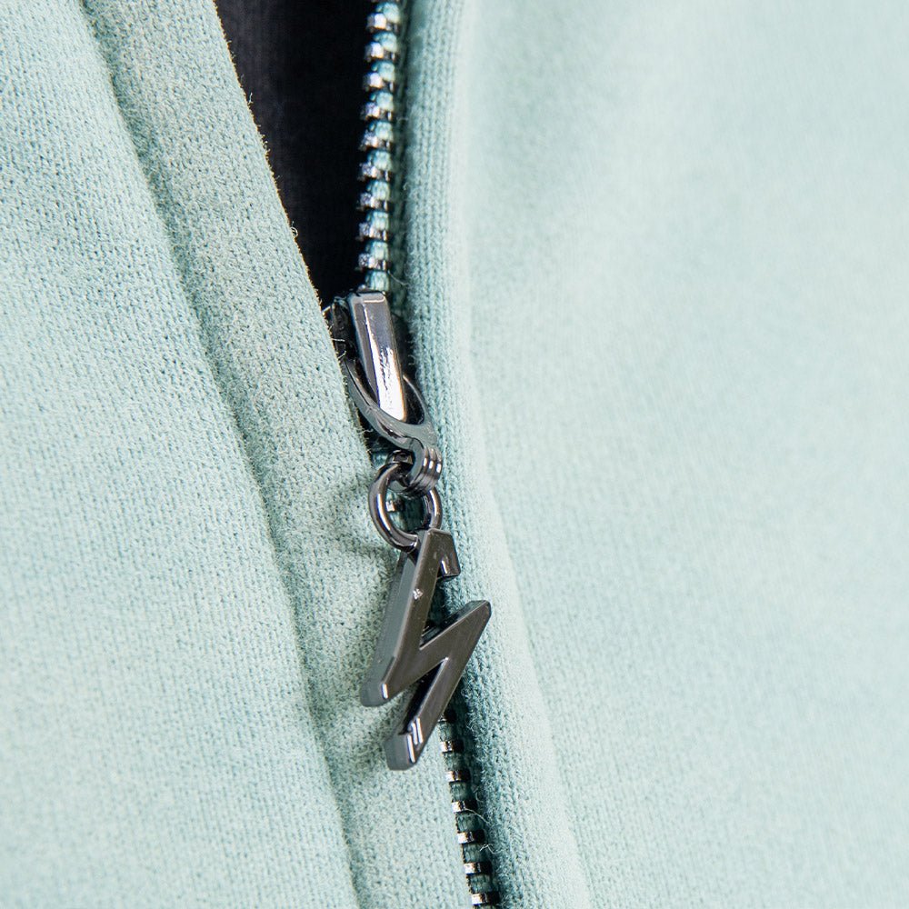 Jaylun is 6'2 wearing size L