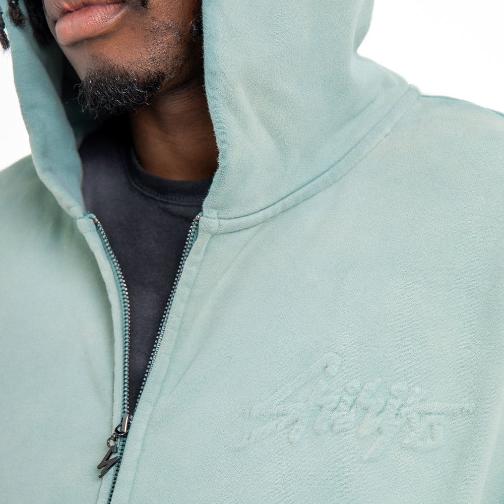 Jaylun is 6'2 wearing size L