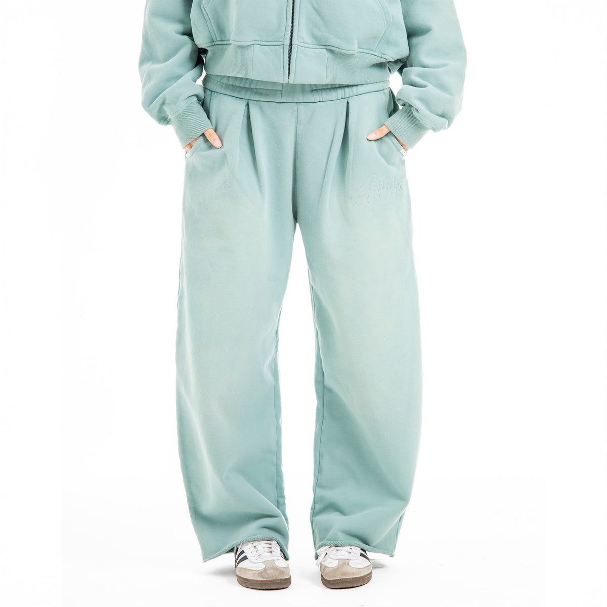 Sofia is 5'9 wearing size S