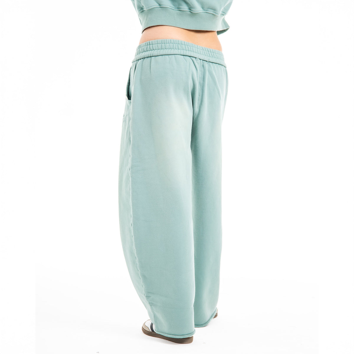 Sofia is 5'9 wearing size S