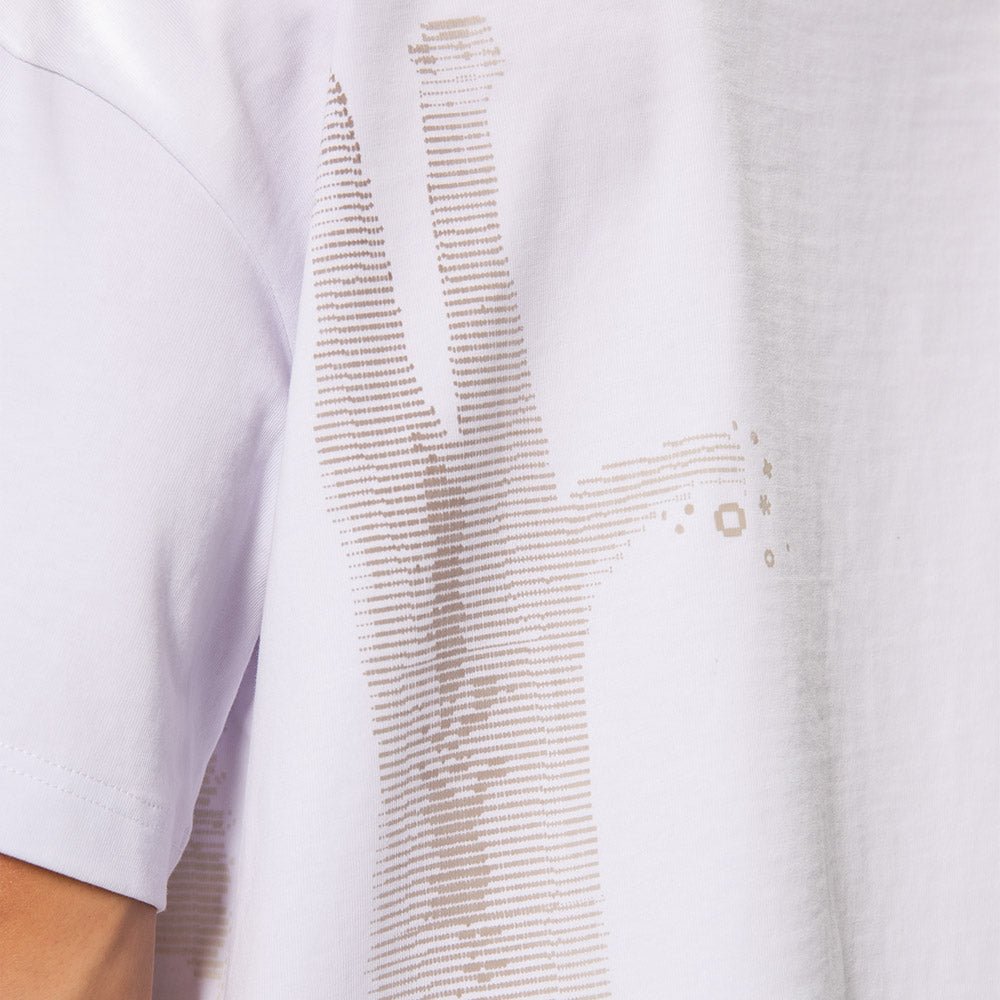 Jin is 5'11 wearing size M