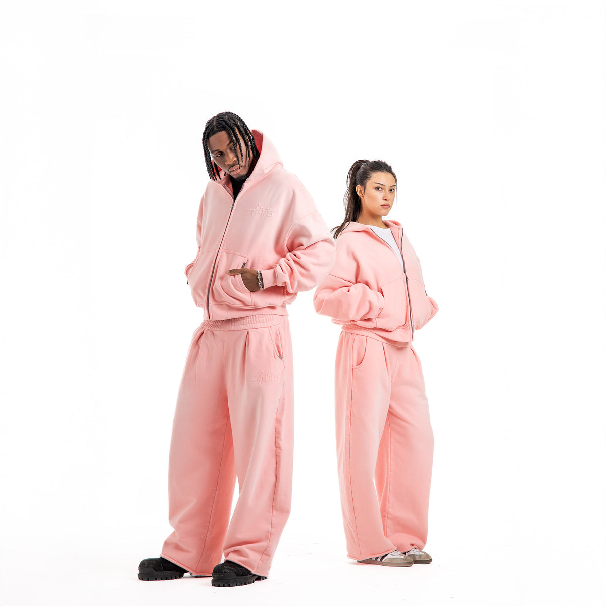 Jaylun is 6'2 wearing size L