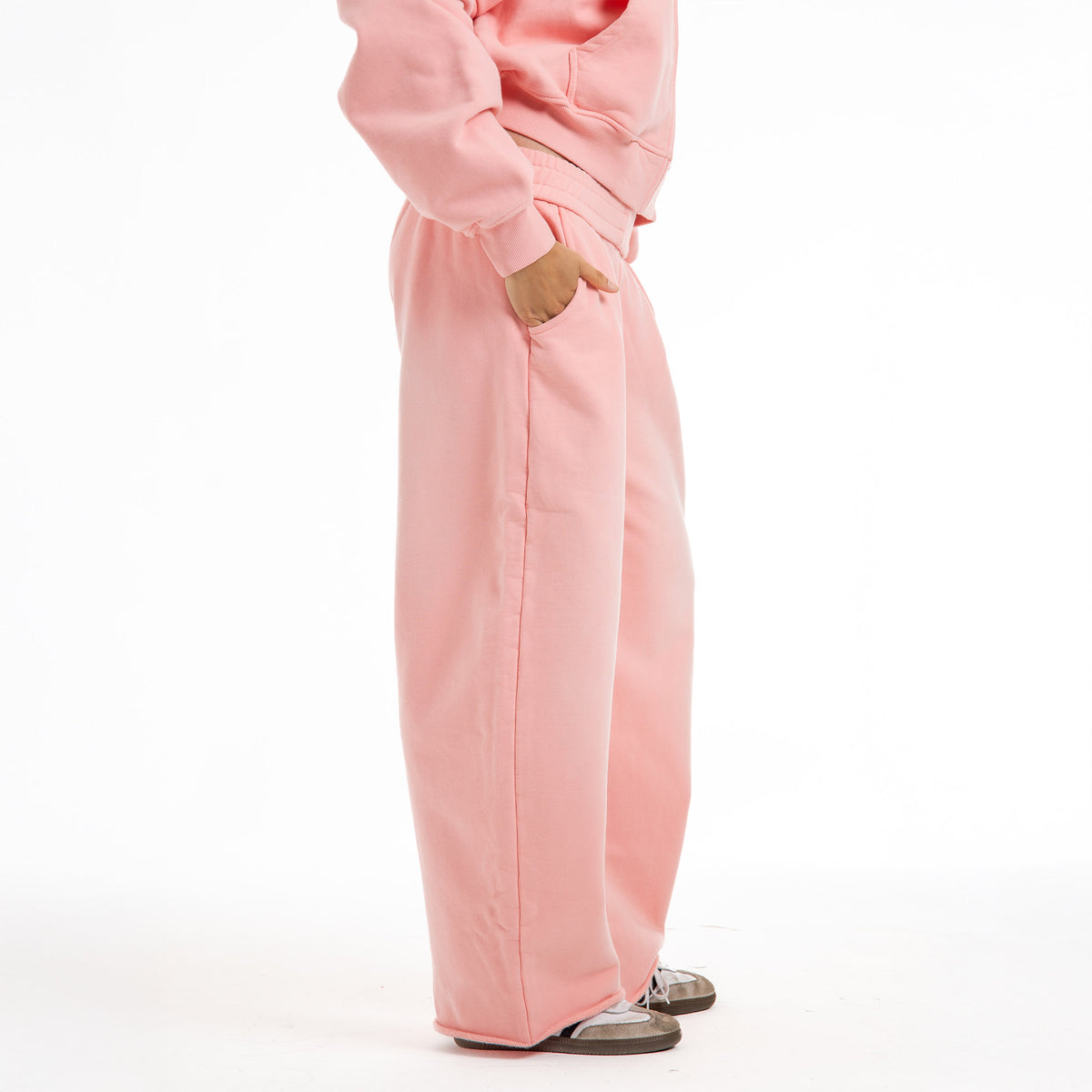 Sofia is 5'9 wearing size S