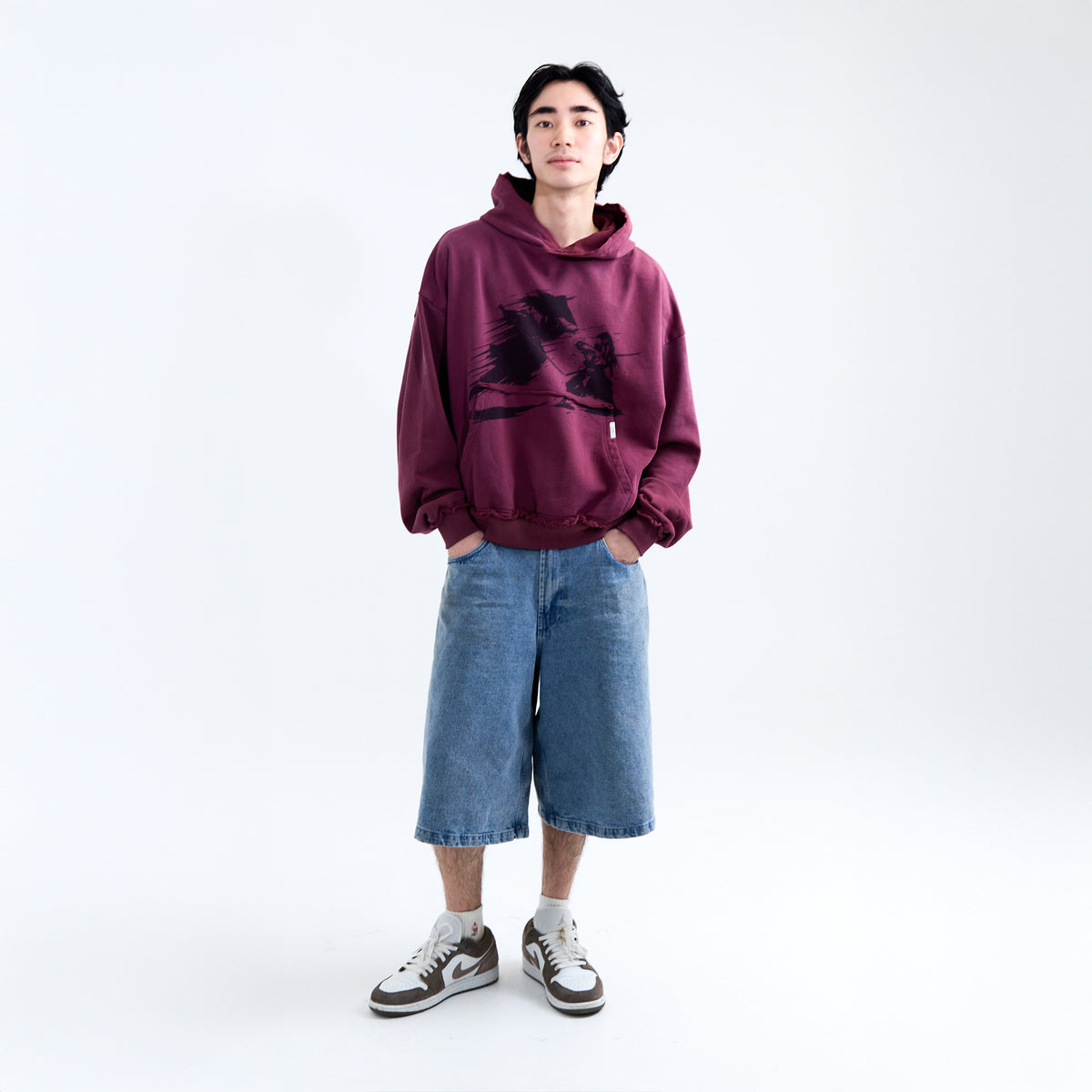 Haru is 5'11 wearing size M