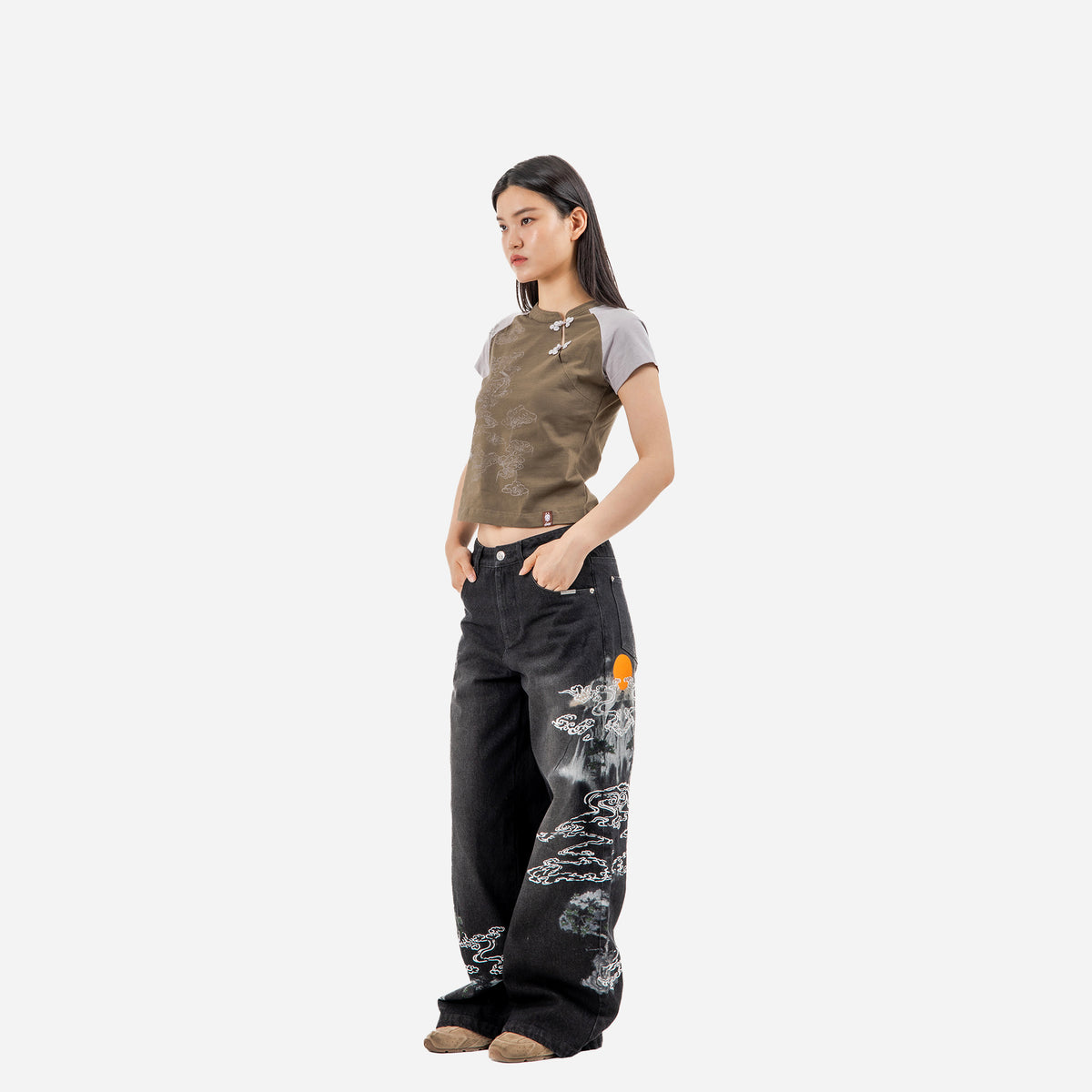 Ying is 5'9 wearing size 28
