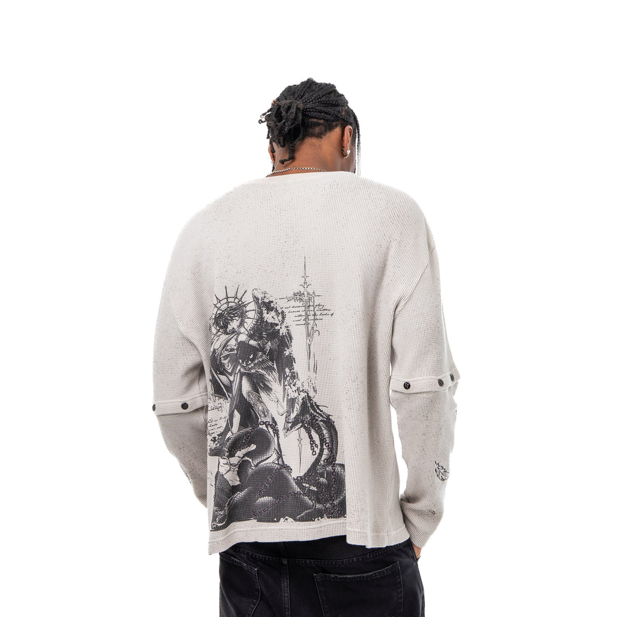 Jaylun is 6'2 wearing size M