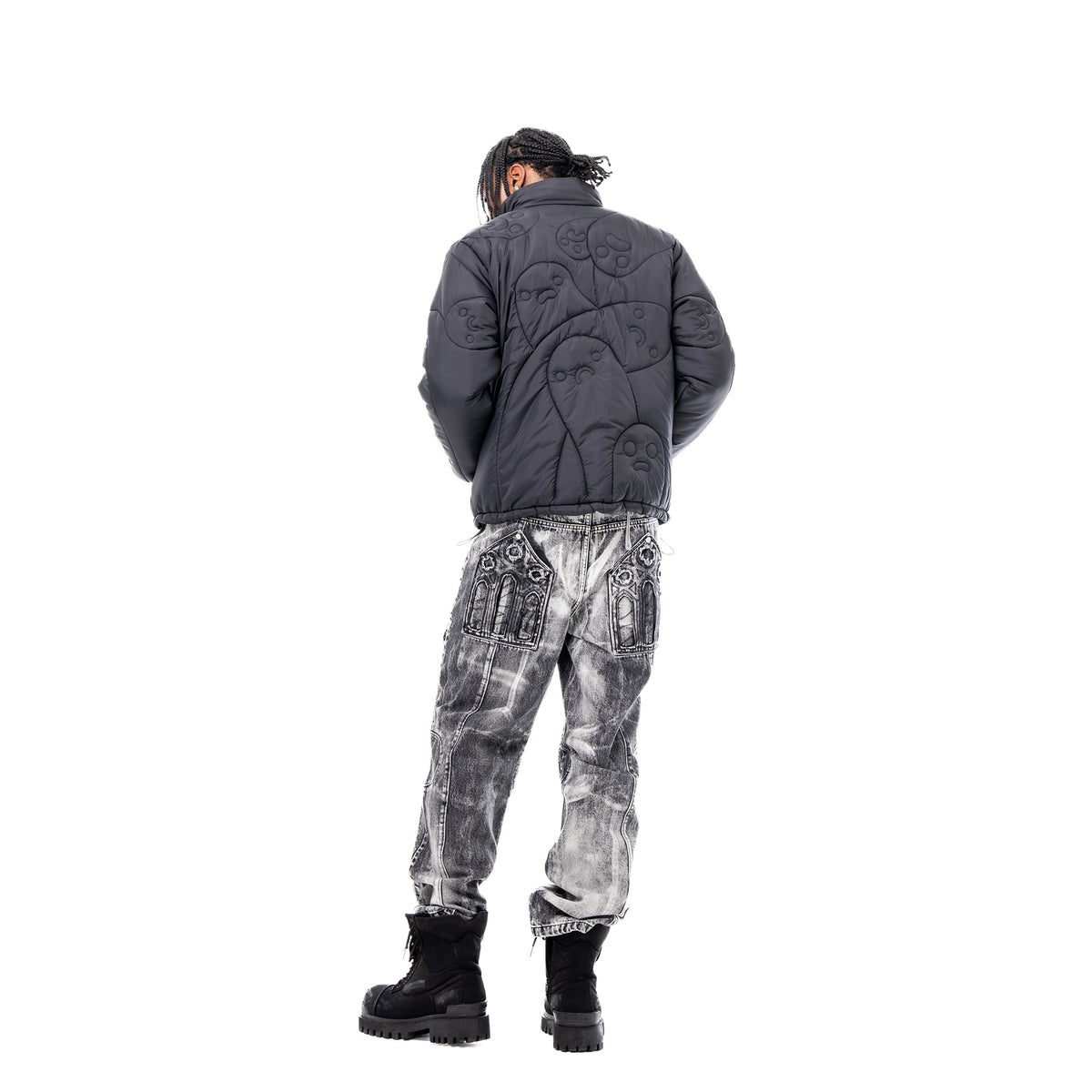 Jaylun is 6'2 wearing size M