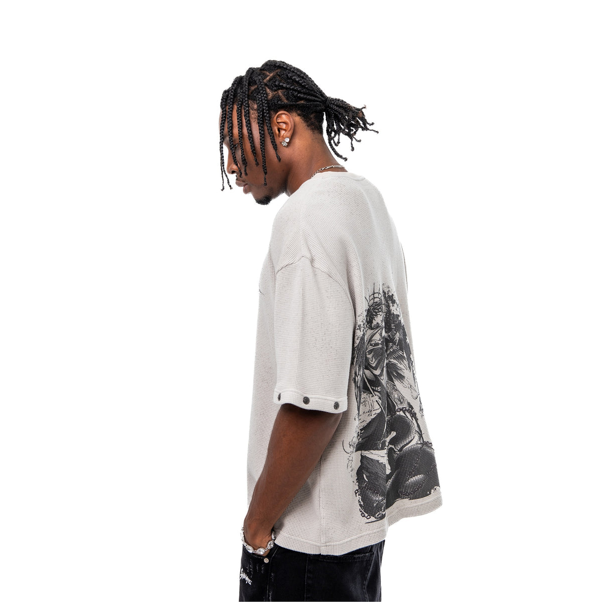 Jaylun is 6'2 wearing size M