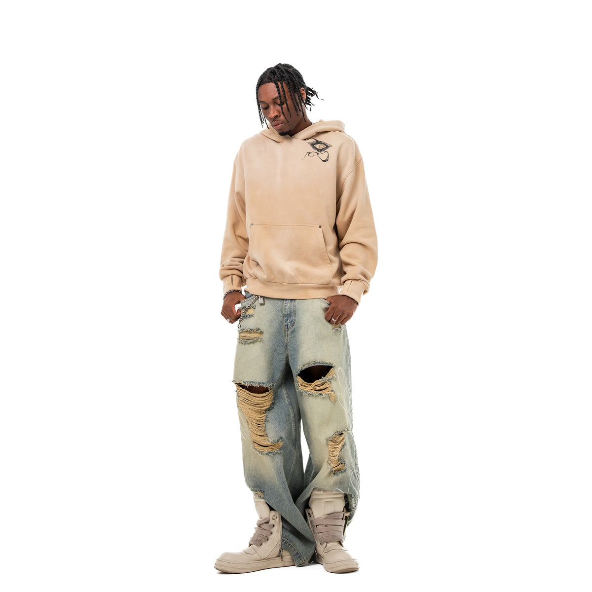 Jaylun is 6'2 wearing size M