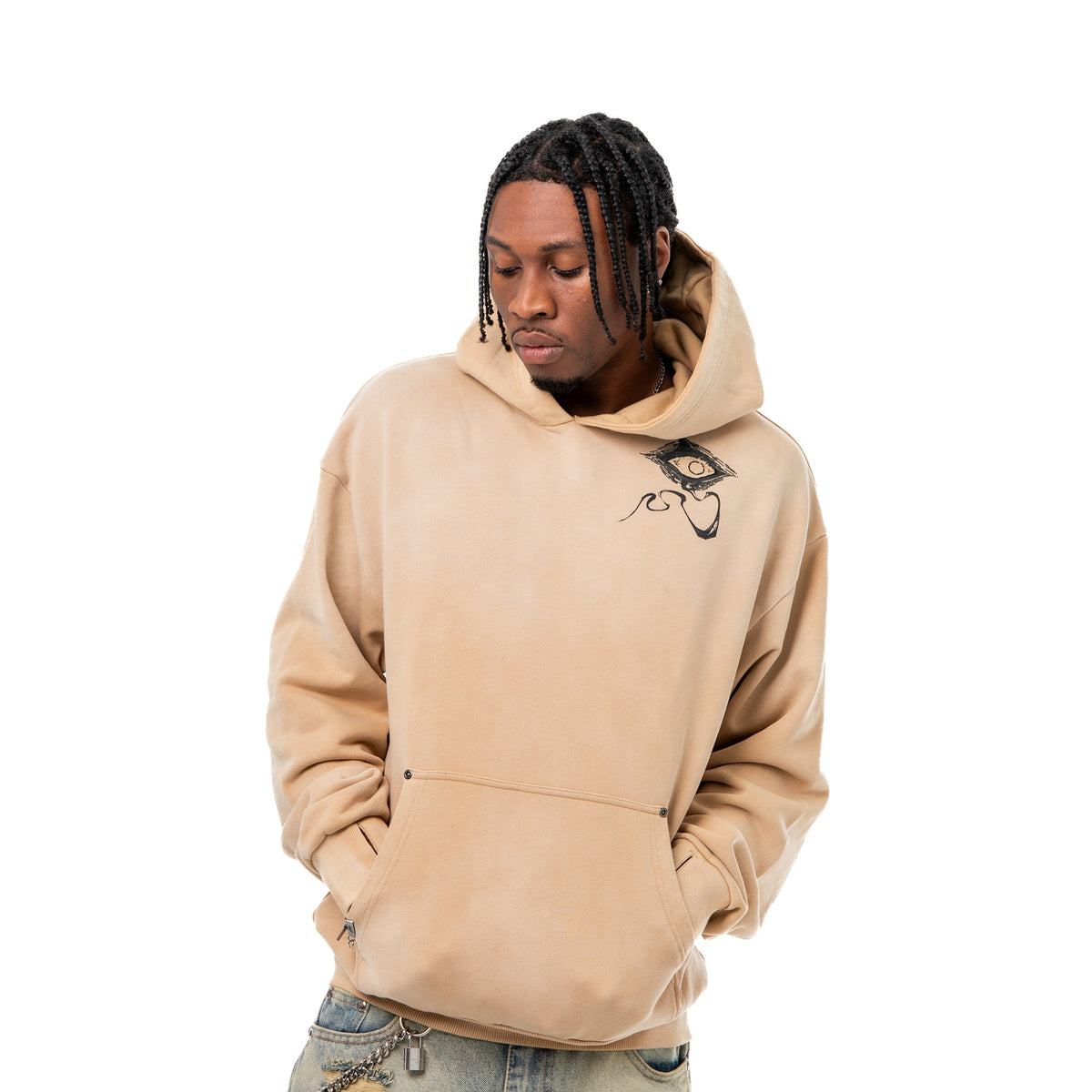 Jaylun is 6'2 wearing size M