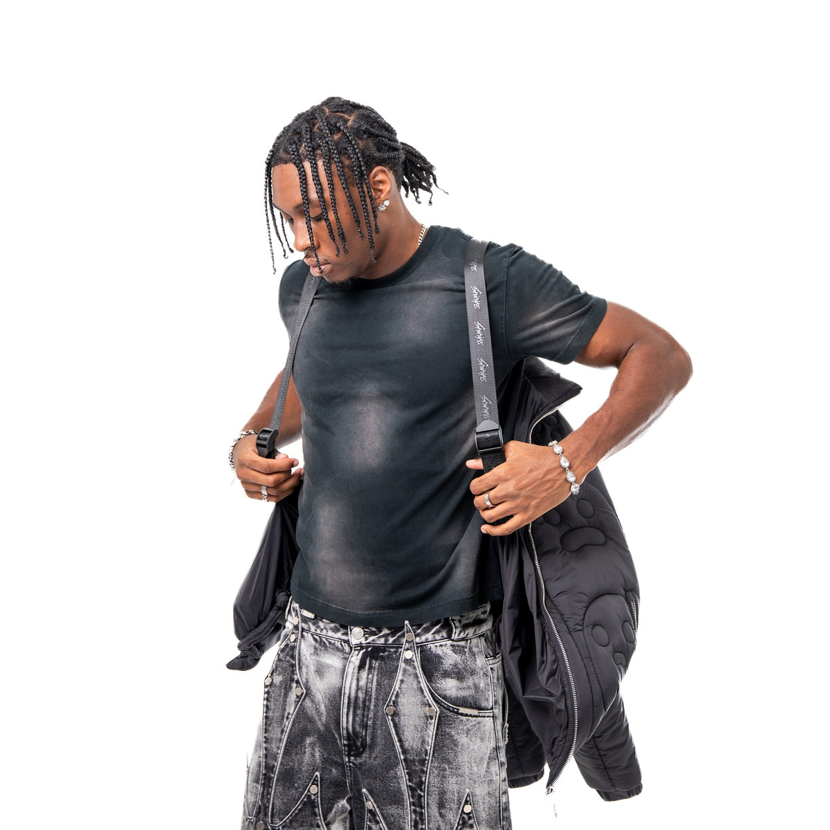 Jaylun is 6'2 wearing size M