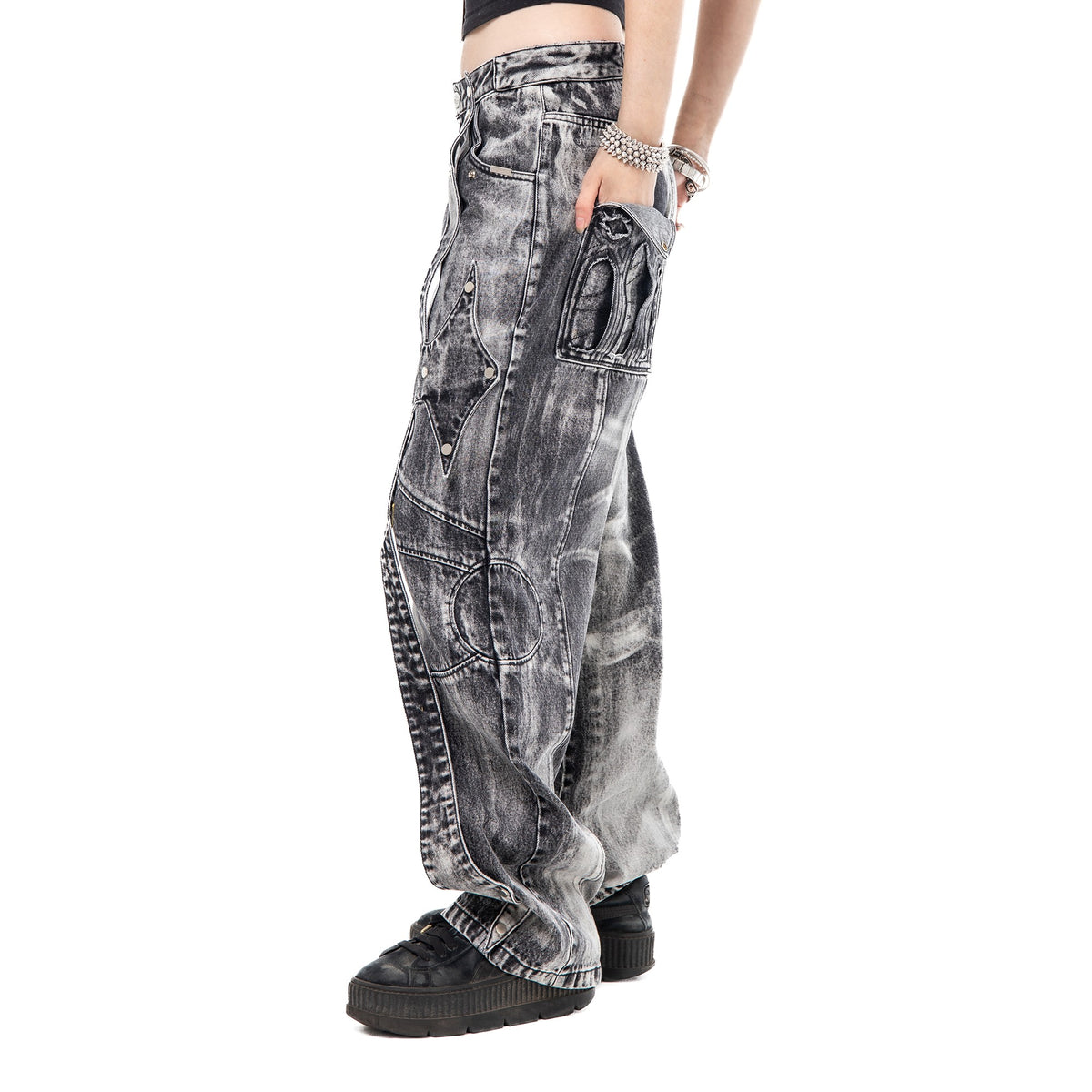 Yaz is 5'7 wearing waist 30