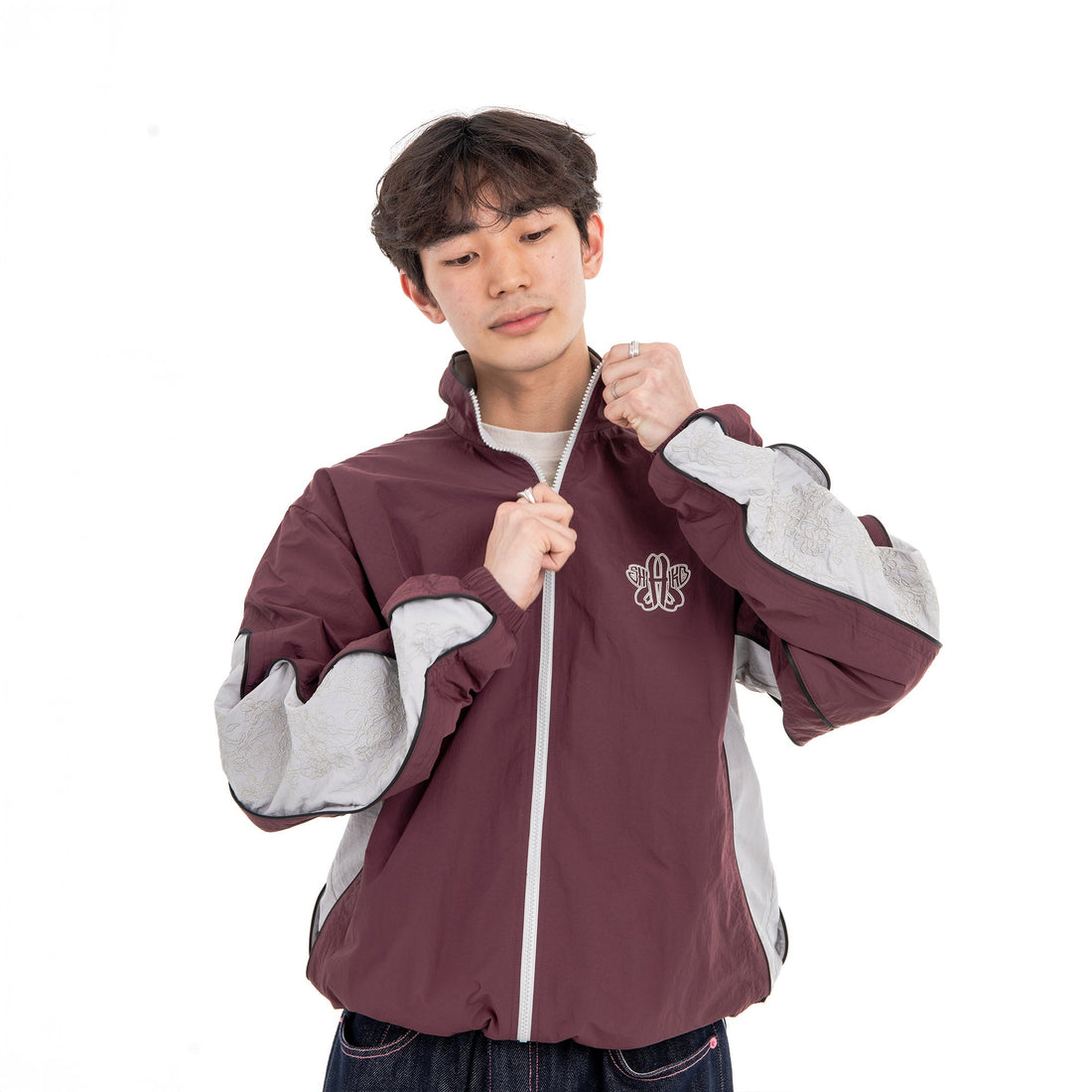 Haru is 5'11 wearing size M