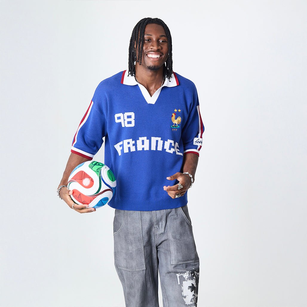 Jaylun is 6'2 wearing size M