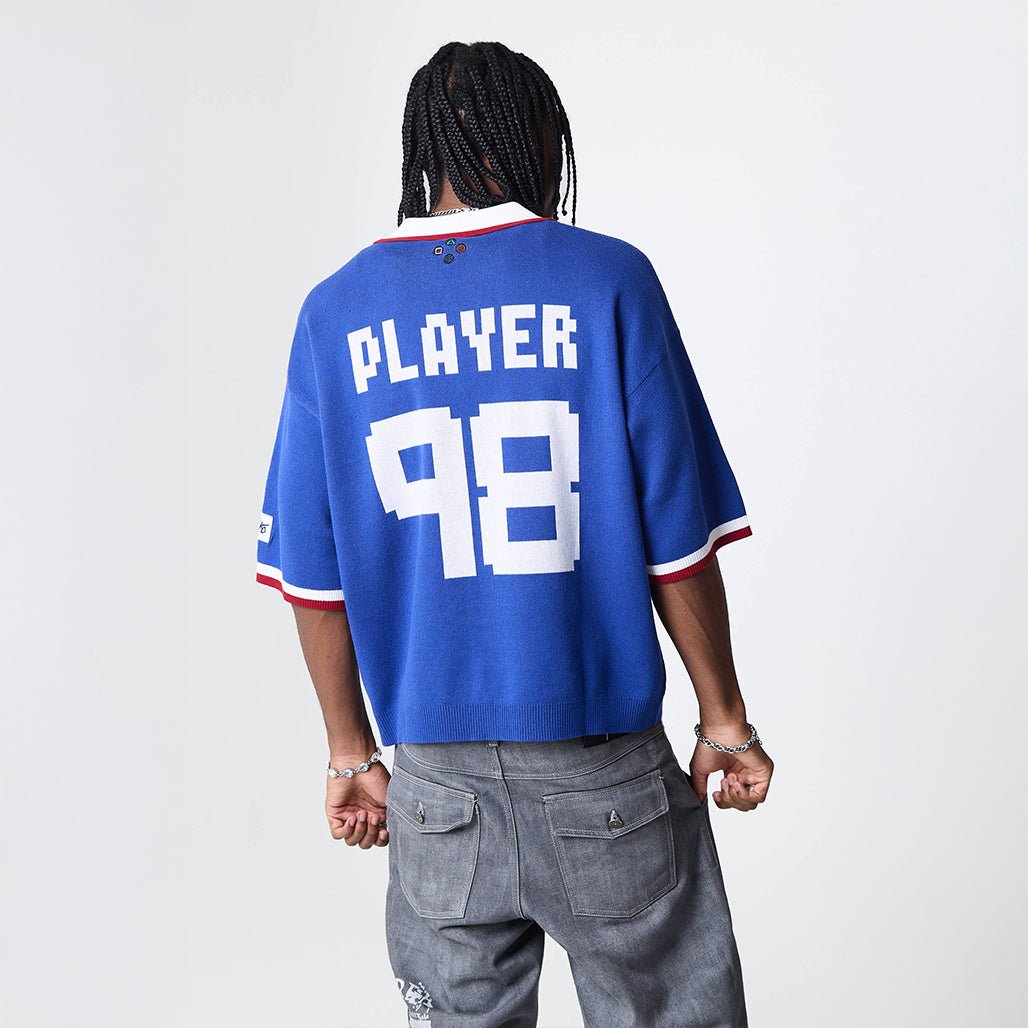 Jaylun is 6'2 wearing size M