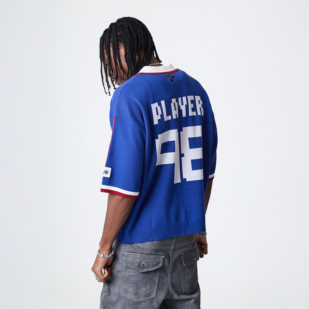 Jaylun is 6'2 wearing size M