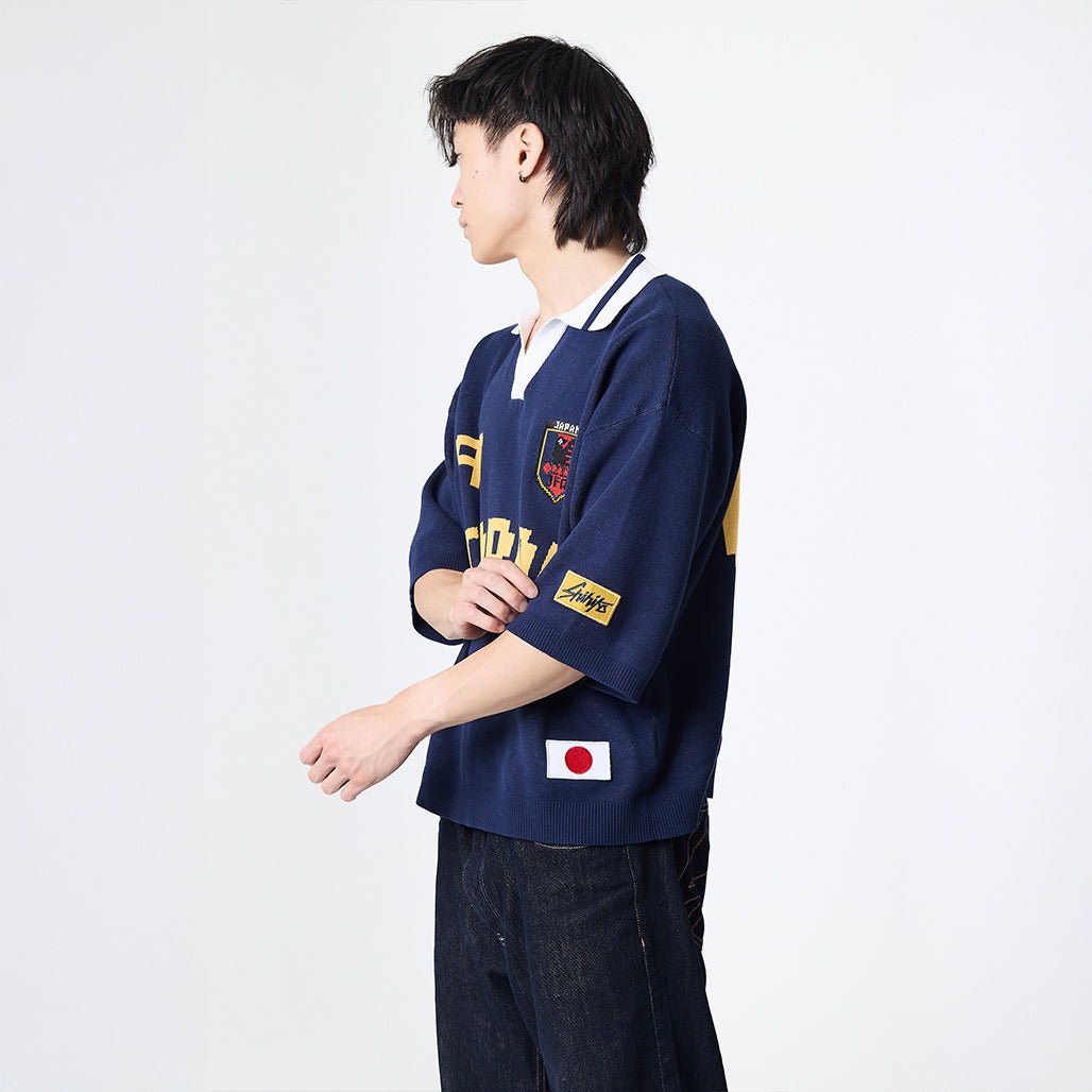 Jin is 5'11 wearing size M
